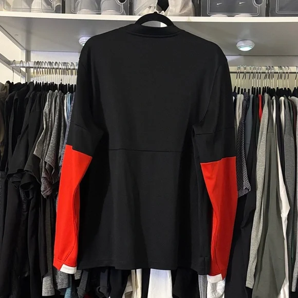 Nike Black and Red Long Sleeve Top - Picture 4 of 4